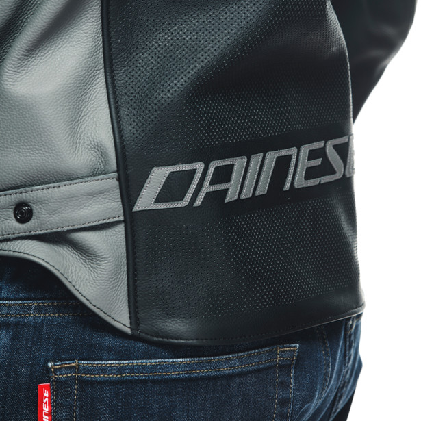 CHAQUETA DAINESE RACING 4 PERFORADA BLACK/CHARCOAL GRAY