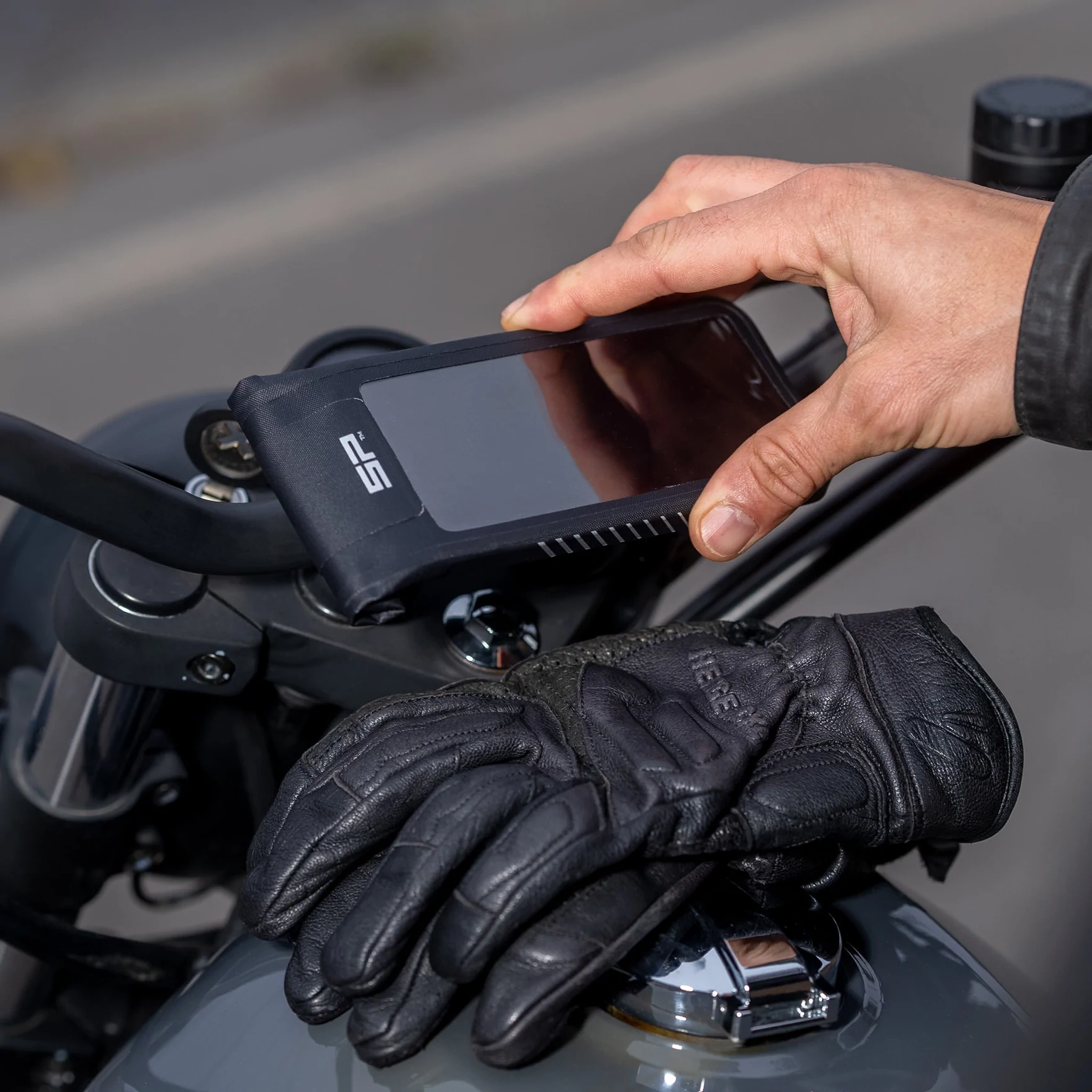 FUNDA SP CONNECT IMPERMEABLE UNIVERSAL
