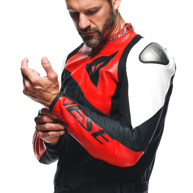 CHAQUETA DAINESE SPORTIVA black matt/lava red/white