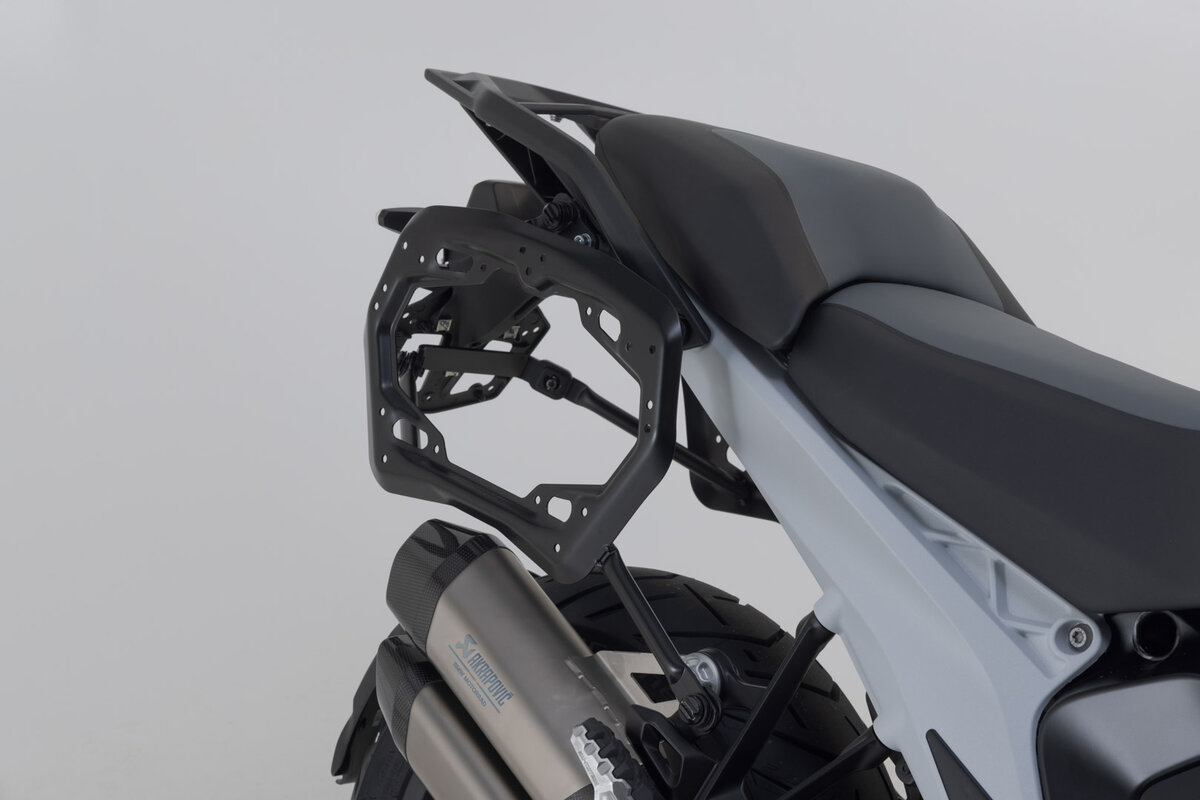 Soporte lateral PRO p/BMW R1300GS (23-) negro