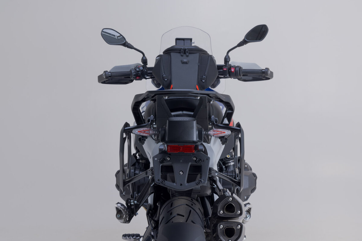 Soporte lateral PRO p/BMW R1300GS (23-) negro
