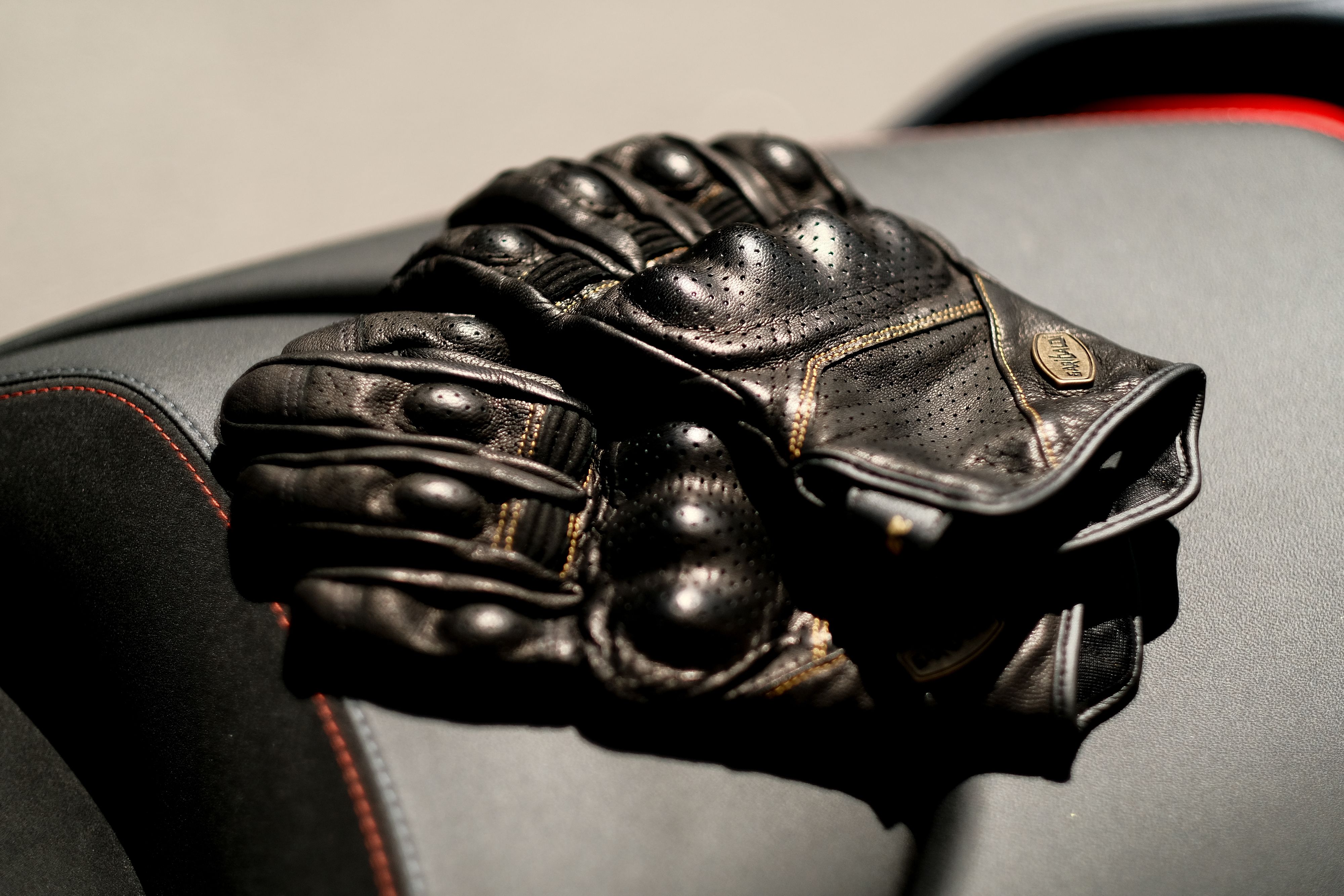 Guantes GARIBALDI ROADCUSTER black